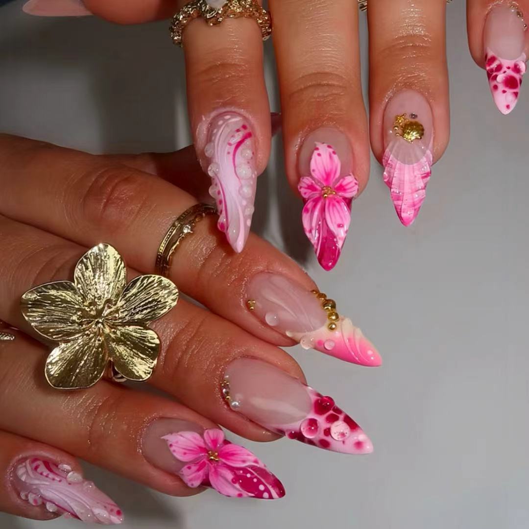 Elegante Blumen-Acryl-Nagelerweiterungen Brehn