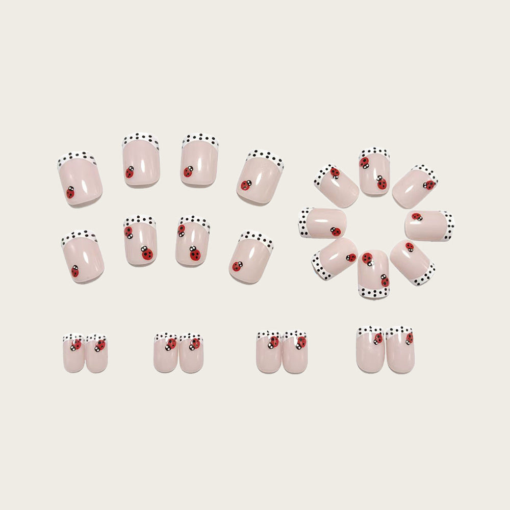 Kreative Nagelkunst mit Marienkäfer-Motiven Brehn