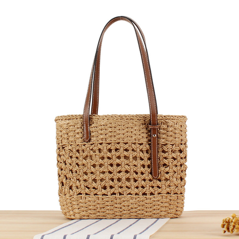 Handtasche Aus Handgewebtem Stroh mit Eleganten Kunstledergriffen Brehn