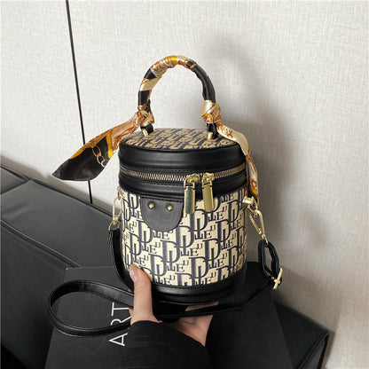 Dekorative runde Handtasche