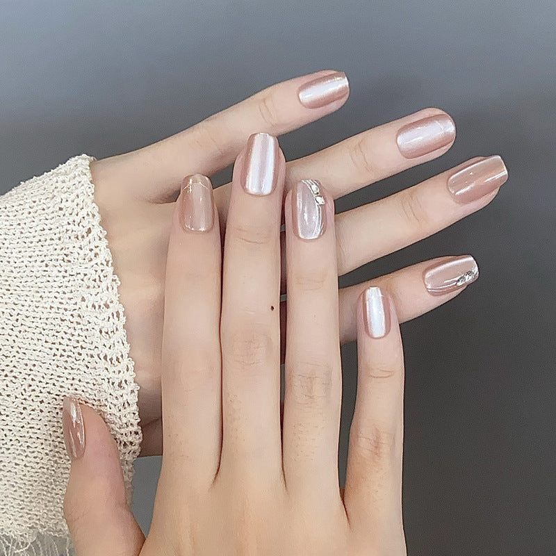 Glänzendes Nagelset Brehn