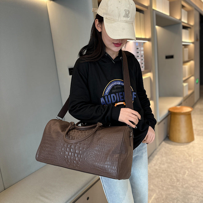 Elegante Reisetasche Aus Robustem Kunstleder mit Krokomuster Brehn
