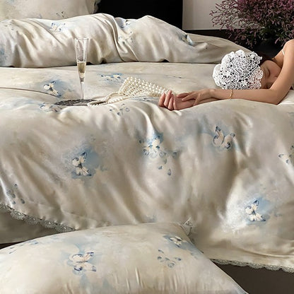 Premium-Bettwäsche aus feinem Satin mit aquarellierter Blumenoptik und Spitzenkante