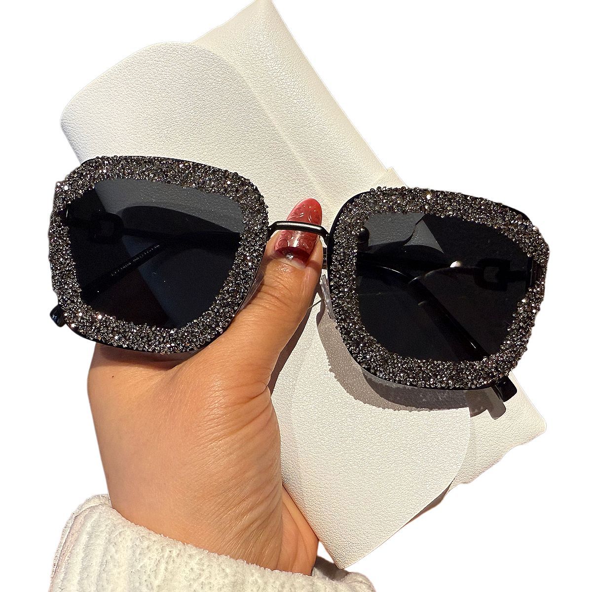 Damen Glamouröse Sonnenbrille mit funkelndem Strassbesatz Brehn
