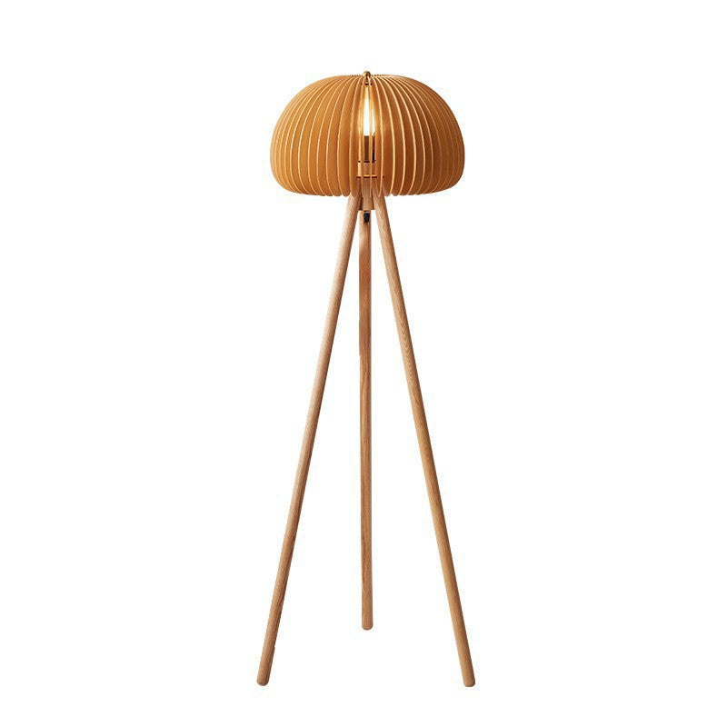 Moderne dekorative Tischlampe mit Holzfuß