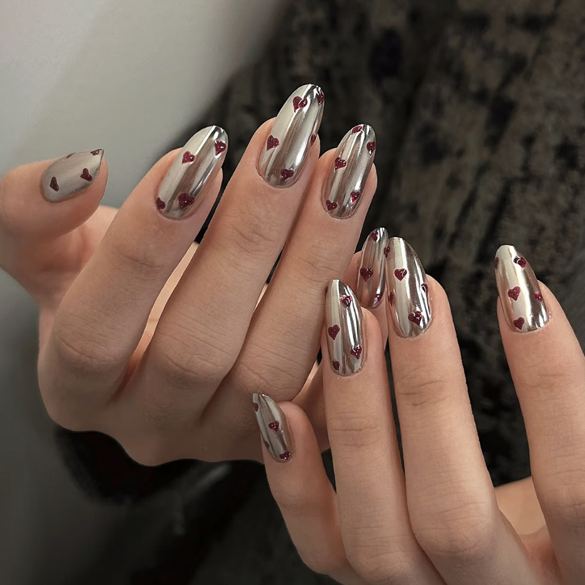 Kunstnagelset mit herzförmigem Design Brehn