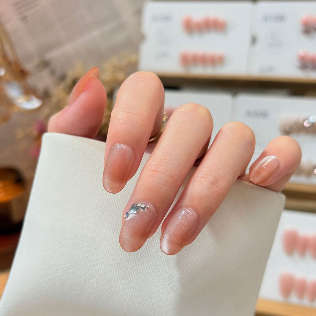 Elegantes Press-On-Nagel-Set mit Kristallakzent Brehn
