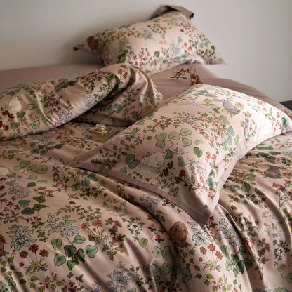 Luxuriöses Satin-Bettwäsche-Set mit floralem und Beerenmotiv