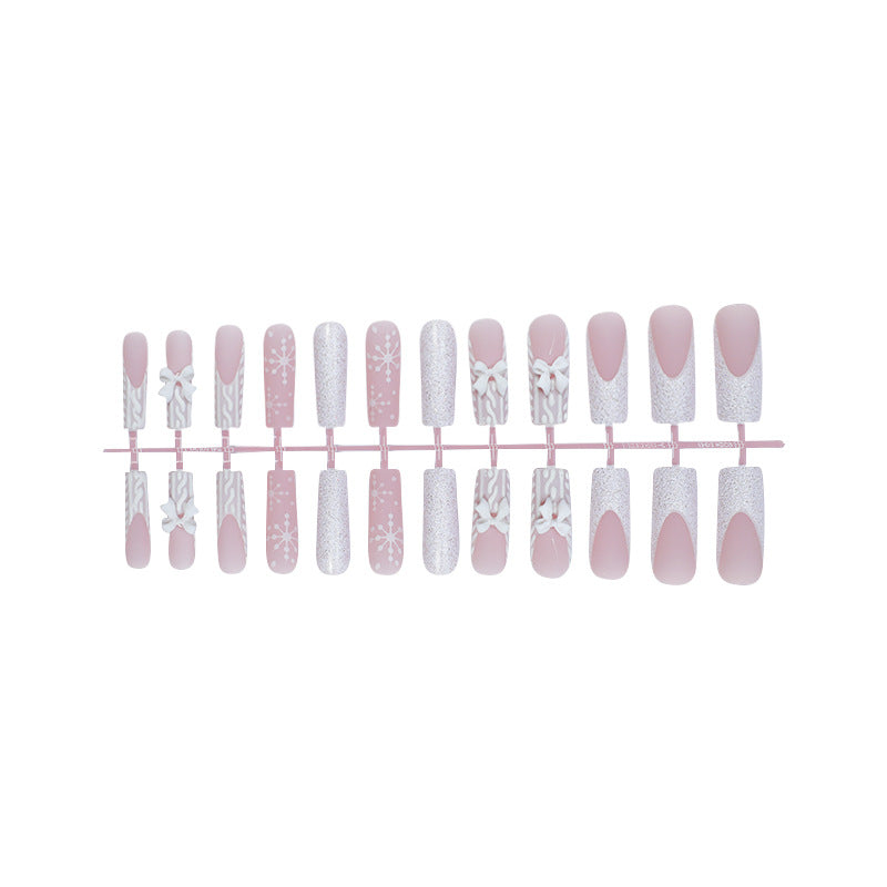 Dekorativer Press-On-Nagel-Set mit eleganten Designs Brehn