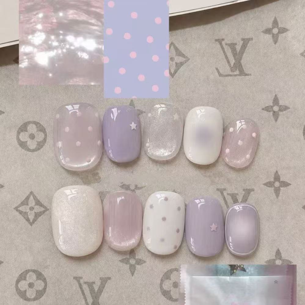 Elegantes Press-On-Nagelkunst-Set mit Schleife und Punkten Brehn