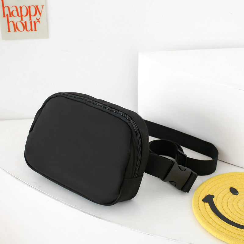 Modische Gürteltasche In Minimalistischer Form Brehn