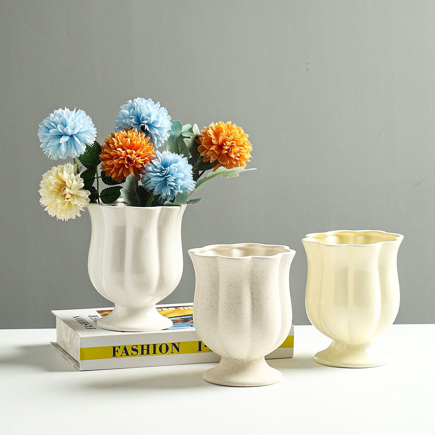 Elegante Skulpturierte Keramische Blumentopf