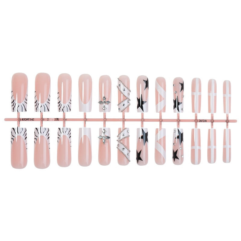 Kunstnagelset mit floralen und modernen Designs Brehn