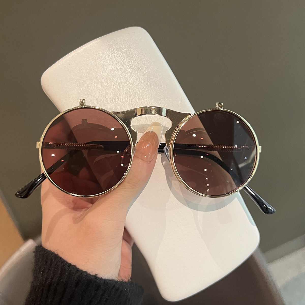 Damen Runde Designer-Sonnenbrille mit innovativem Rahmen Brehn