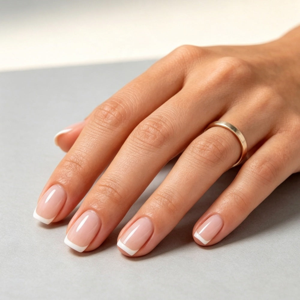Künstliche Nail Art mit Elegantem French-Tip Brehn