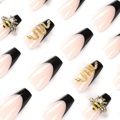 Kunstvolle Nageldesigns mit floralen und glamourösen Akzenten Brehn