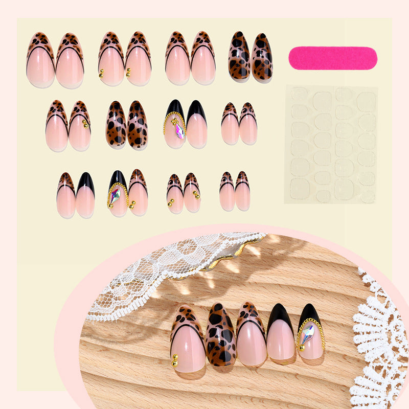 Künstlerisches Gel Press-On Nagelset Brehn