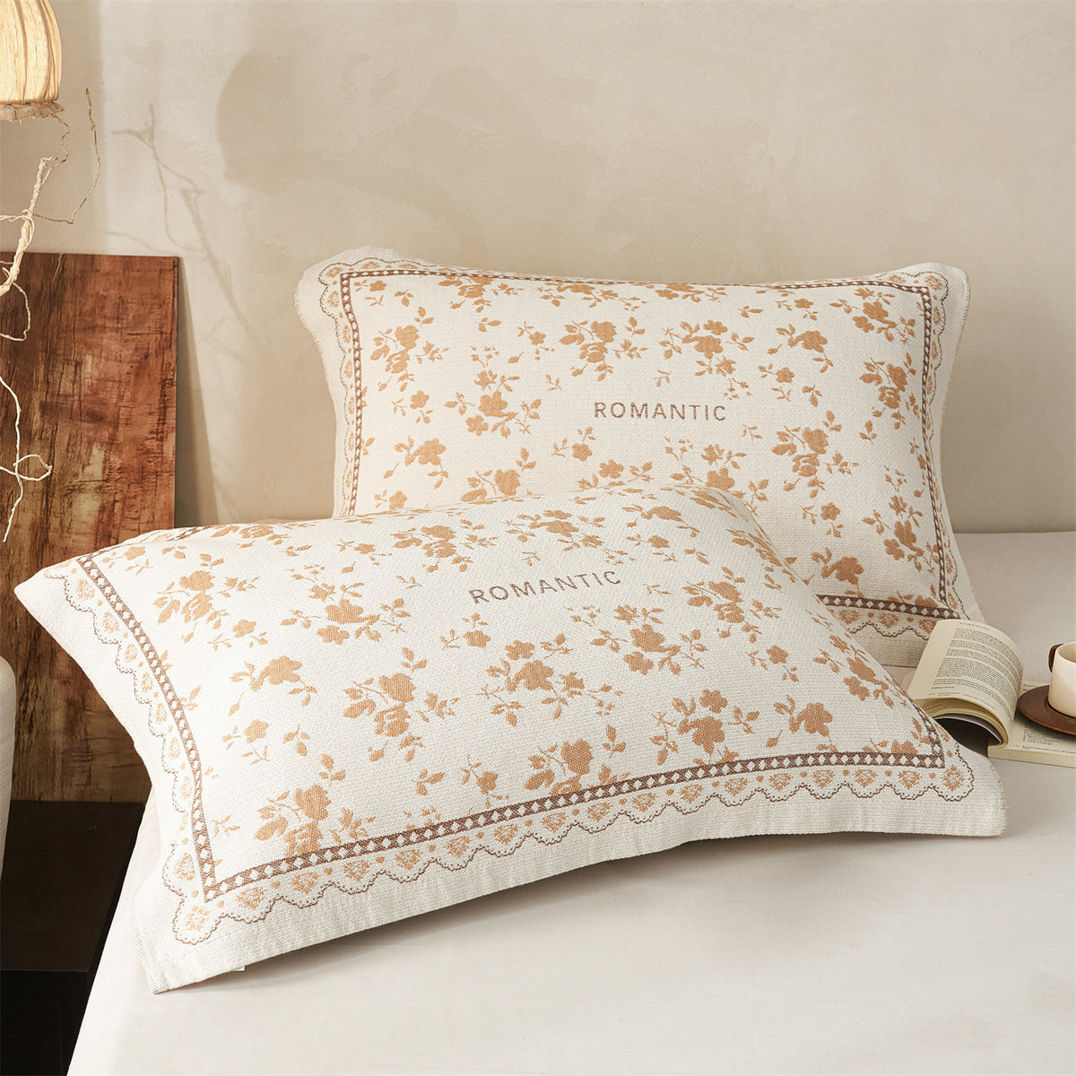 Gestepptes Jacquard Schmetterlingskopfkissen mit dekorativem Rand
