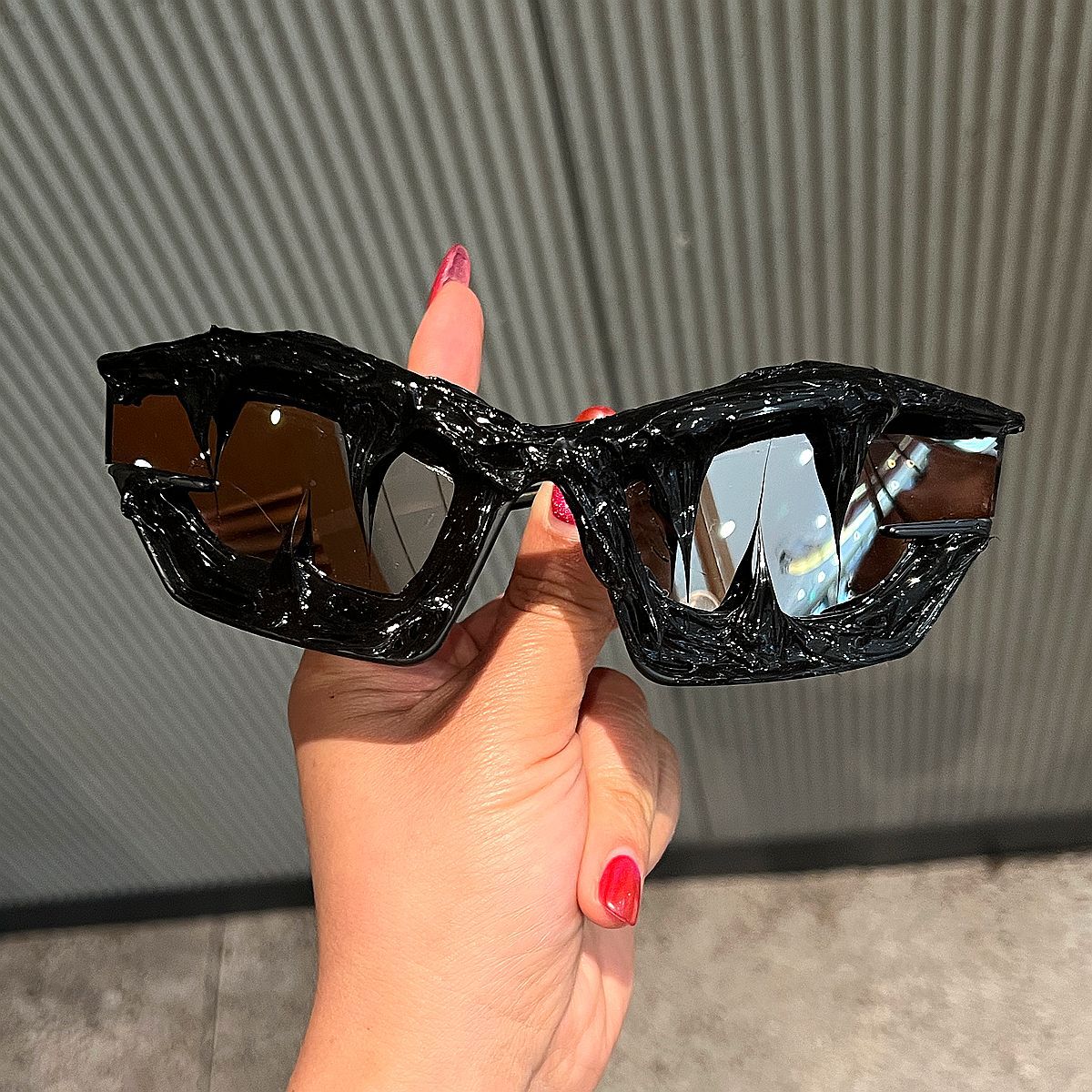 Damen Futuristische Sportsonnenbrille mit außergewöhnlichem Einhorn-Design Brehn