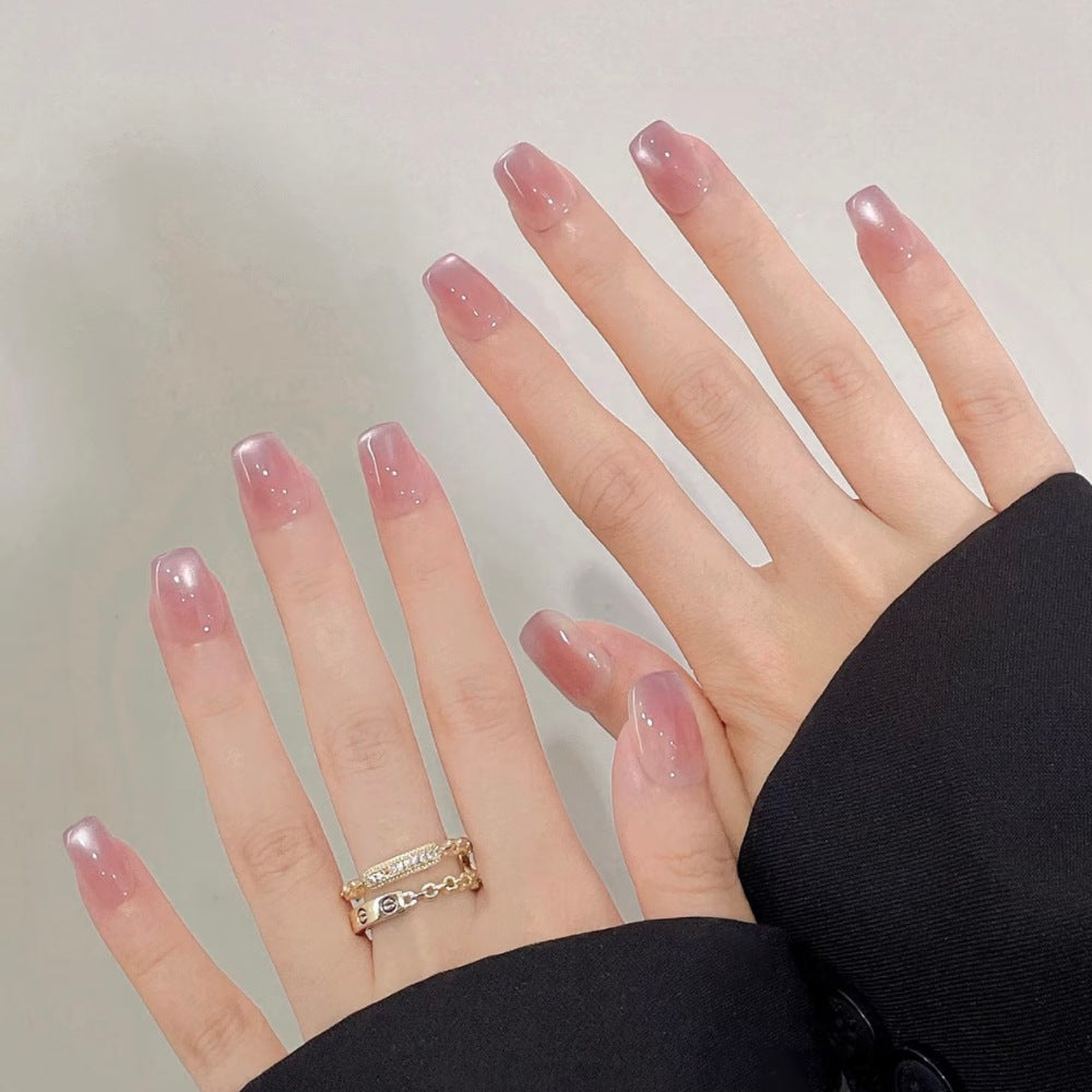 Kunstnägel mit Elegantem Ombre-Effekt Brehn