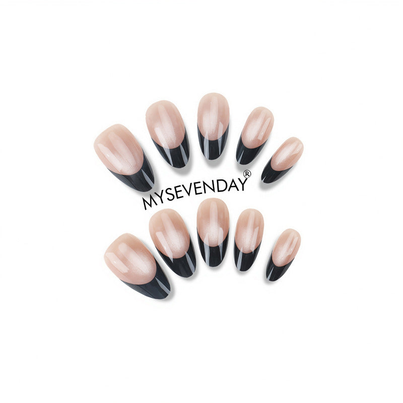 Elegante Press-On Nagelset mit French Tip Design Brehn