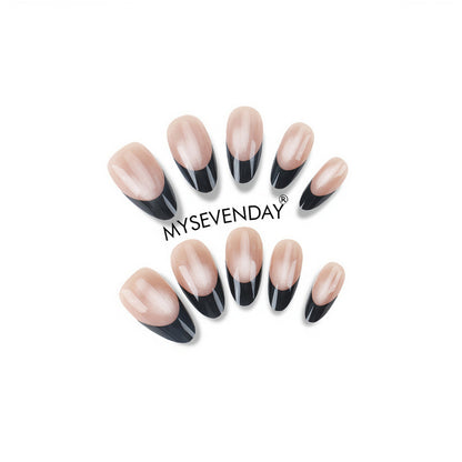 Elegante Press-On Nagelset mit French Tip Design Brehn