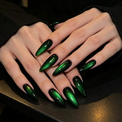 Glänzende Stiletto Press-On Nägel mit Gradient Finish Brehn