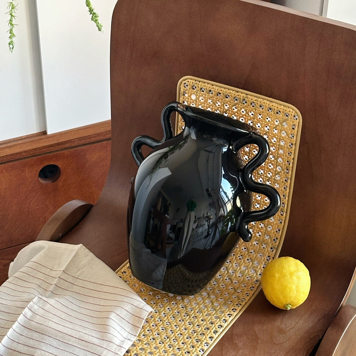 Elegante skulpturale Keramikvase
