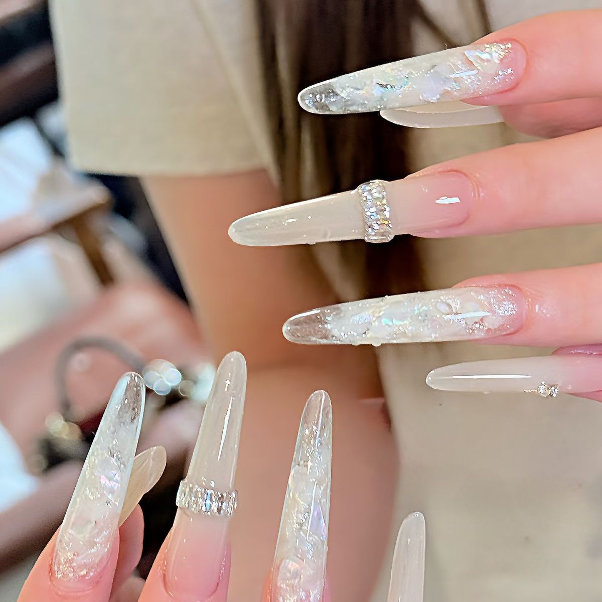 Dekorative Stiletto Nagelverlängerungen Brehn