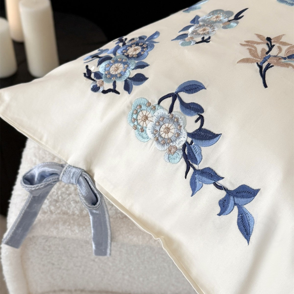 Bestickte florale Baumwollsatin-Bettbezug-Sets mit Bindeschnüren