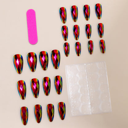 Stiletto-Nagelkunstverlängerungen mit geometrischem Prismadesign Brehn