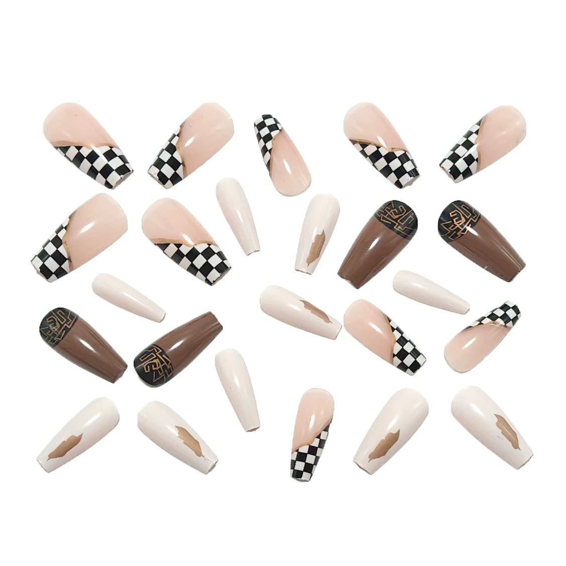 Kunstnägel mit Modernem Geometrischen Design Brehn