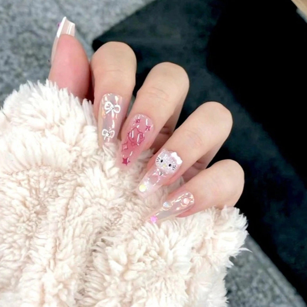 Dekorativer Press-On-Nagelset mit Charakterakzenten Brehn