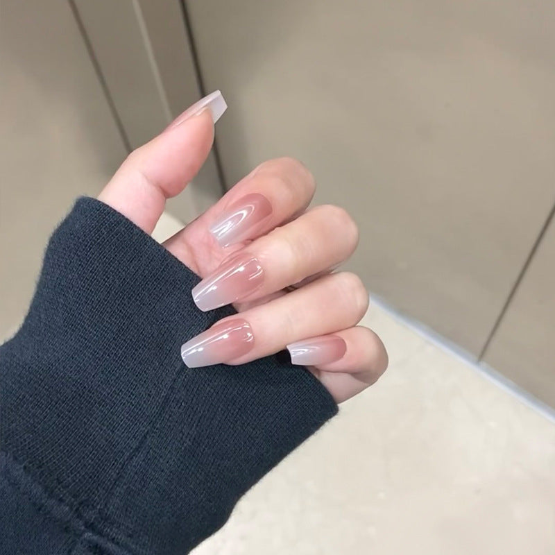 Elegantes Press-On-Nagelset mit natürlichem Finish Brehn