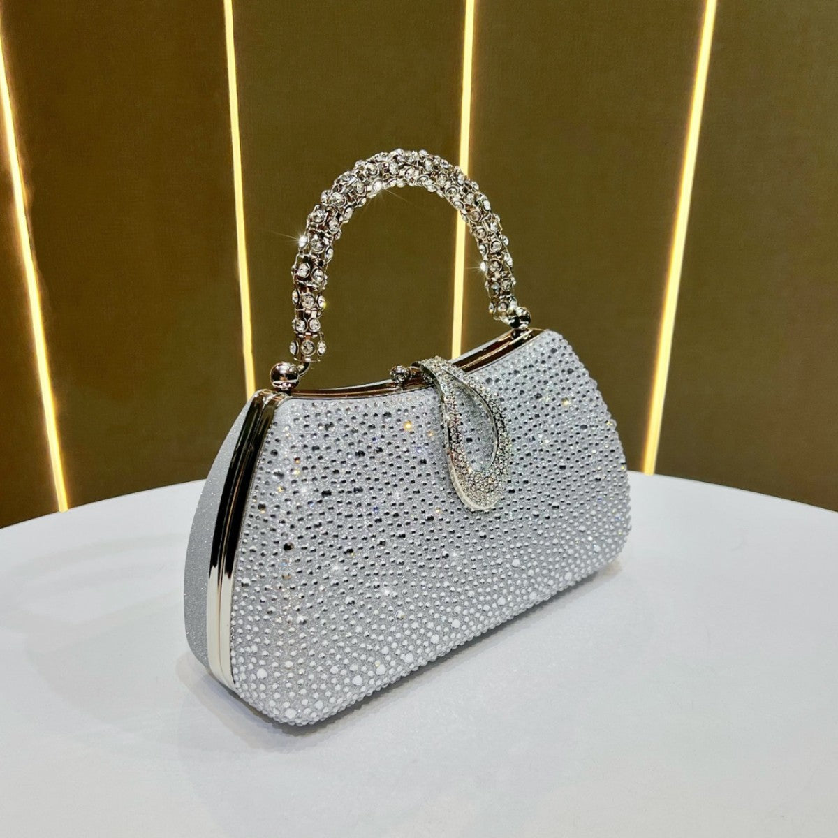 Glitzerstein-verzierte Clutch für den Abend