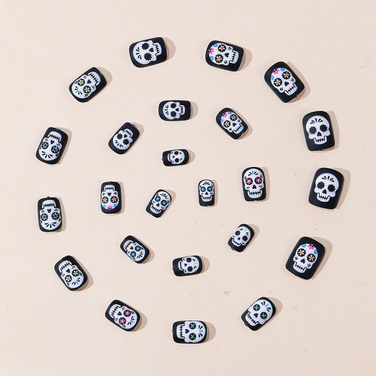 Künstlerisches Skull Design Nagelkunst Brehn