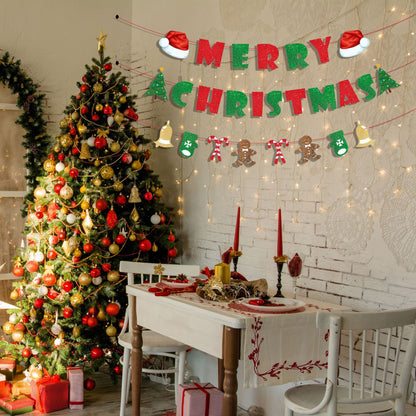 Festliche Weihnachtsgirlande mit glitzernden Buchstaben