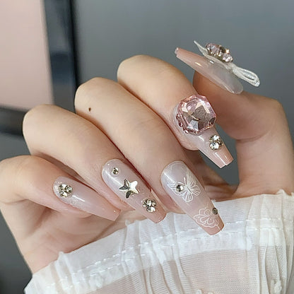 Thematische Nagelkunst Press-On Nägel mit süßen Charakter- und Schleifendesigns Brehn