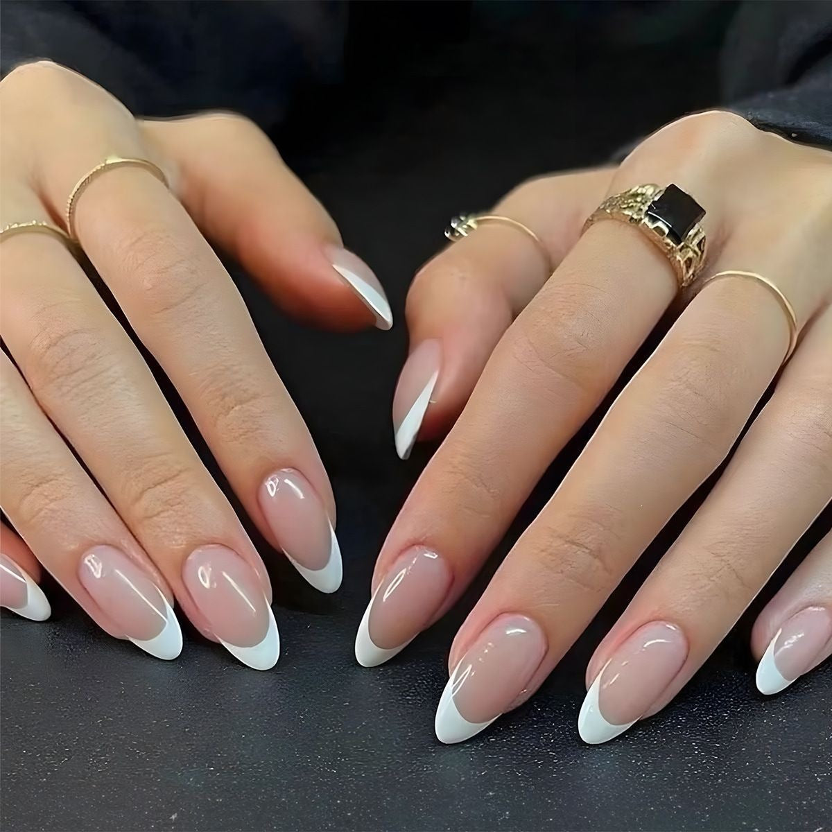 Kunstnagelset mit luxuriösem Farbverlauf und elegantem Spitzenakzent Brehn