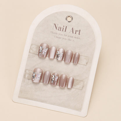 Elegantes Nagelkunstset mit floralen Akzenten Brehn