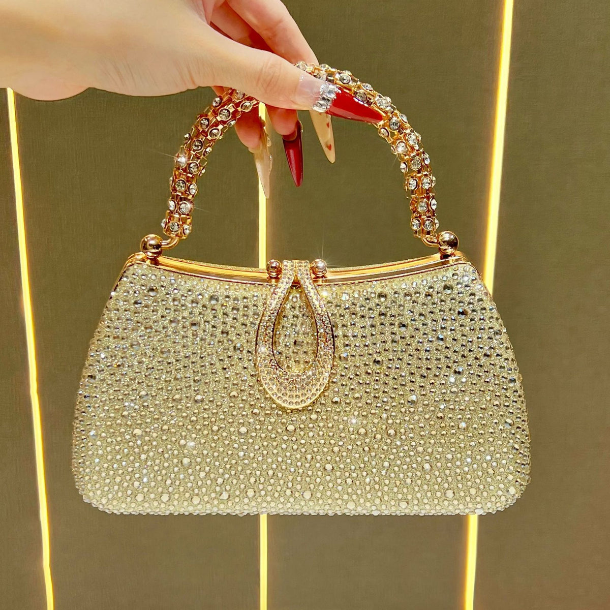 Glitzerstein-verzierte Clutch für den Abend