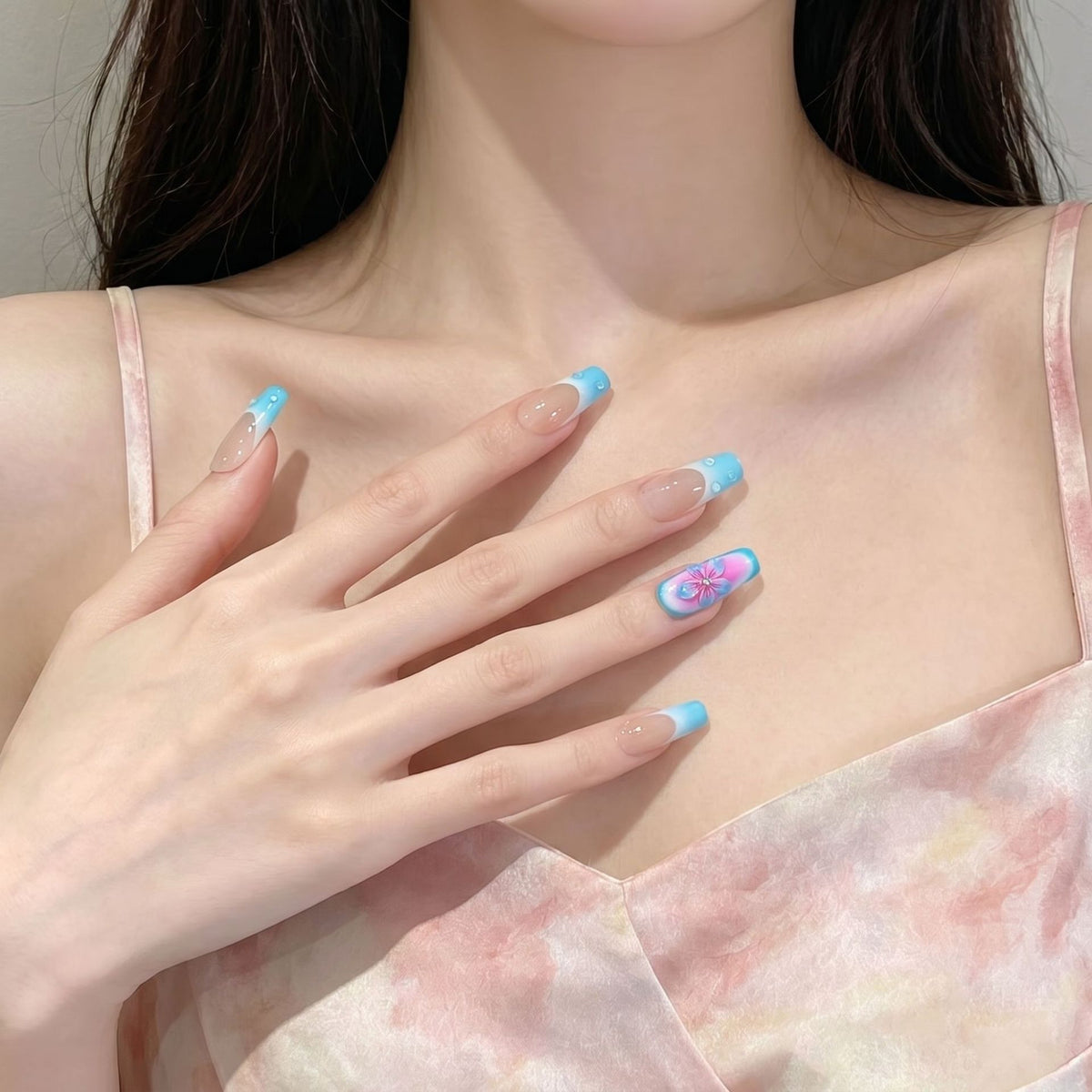 Floral-Accent Press-On Nail Set Brehn