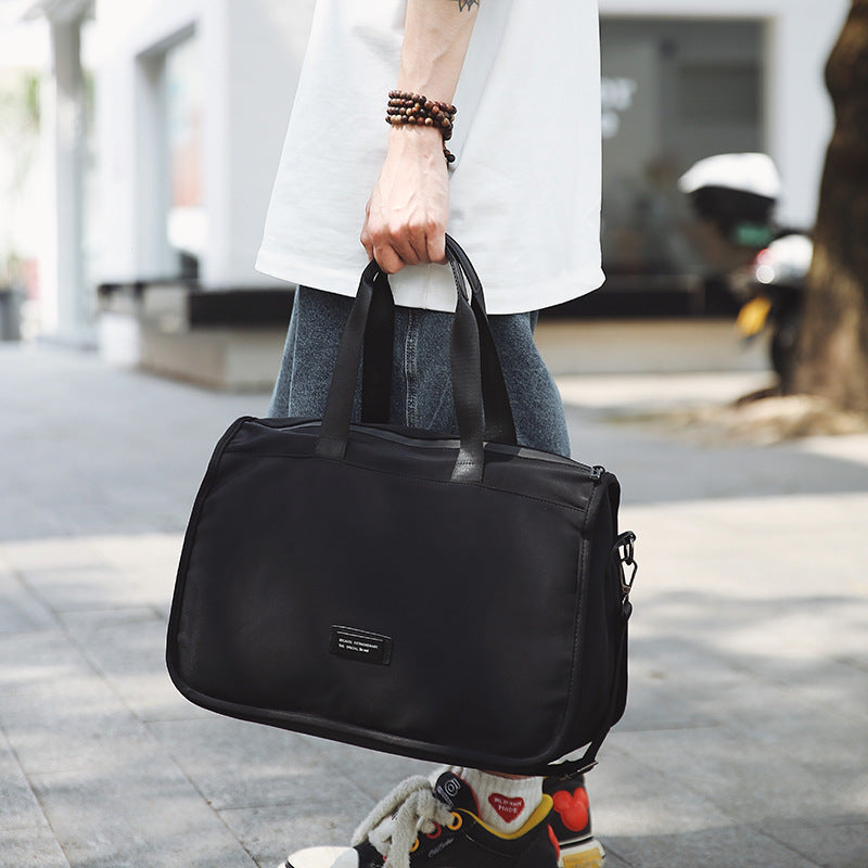 Sportliche Reisetasche mit Ergonomischen Tragegriffen und Vielseitigen Fächern Brehn