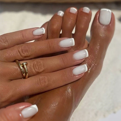 Kunstnail Set mit eleganten French-Spitzen Brehn