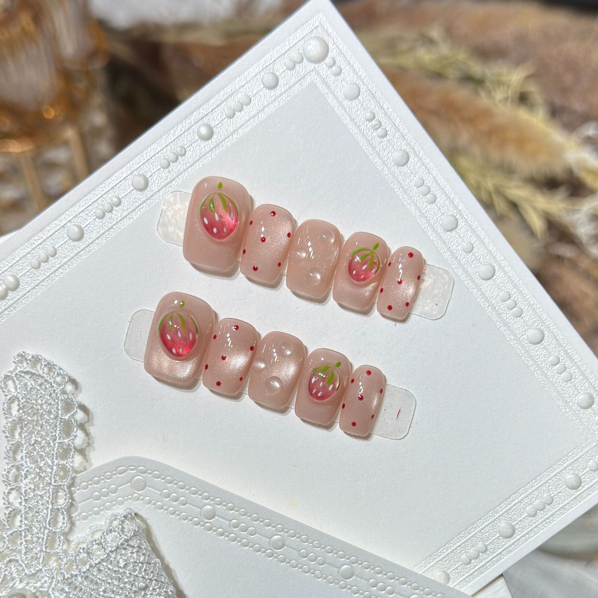 Erdbeer-inspiriertes Press-On Nagelkunst Set Brehn