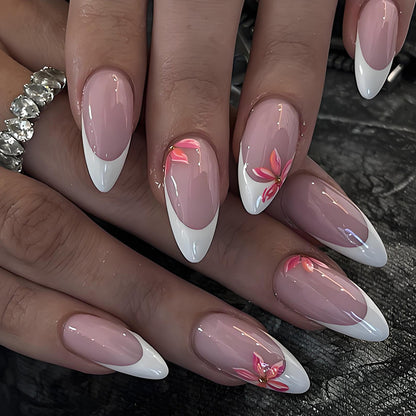 Kunstnagelset mit elegantem französischen Design und charmanten Blumenakzenten Brehn