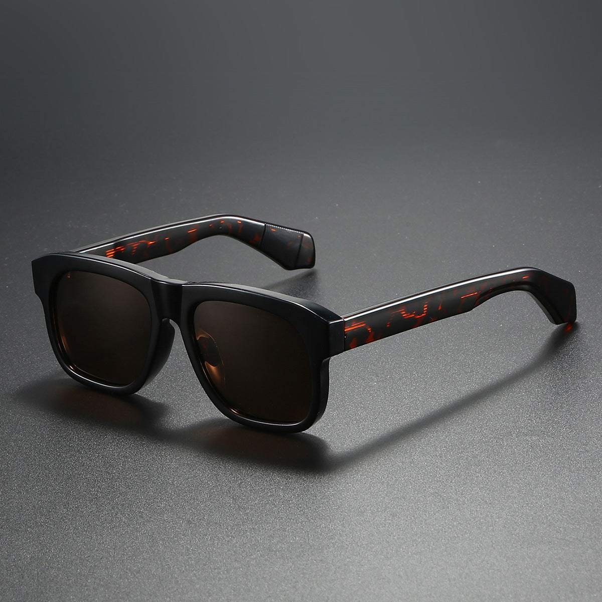 Damen moderne Sonnenbrille mit ergonomischem Design und hochwertigem UV-Schutz Brehn