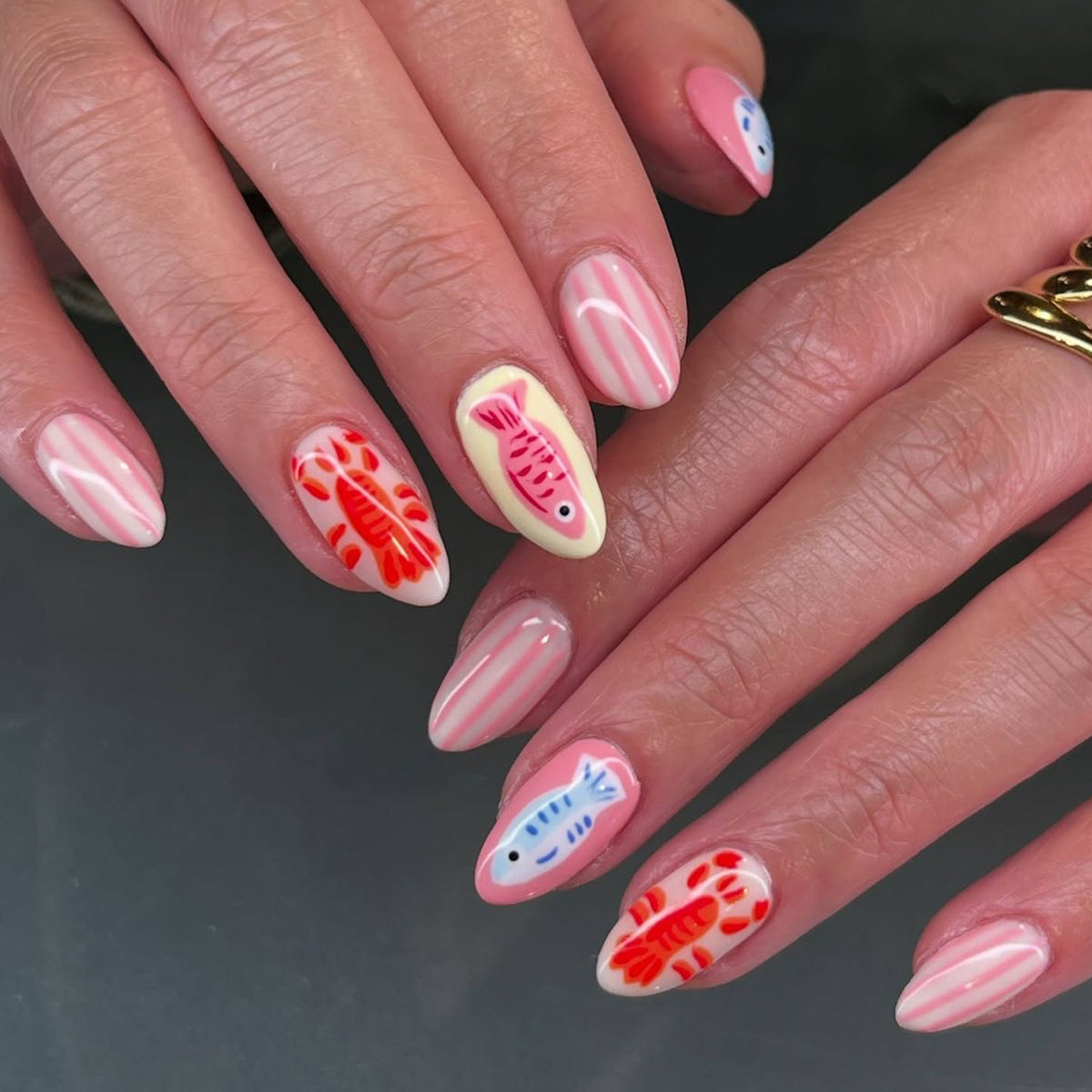 Kunstvolle Nagelkunst im maritimen Design Brehn