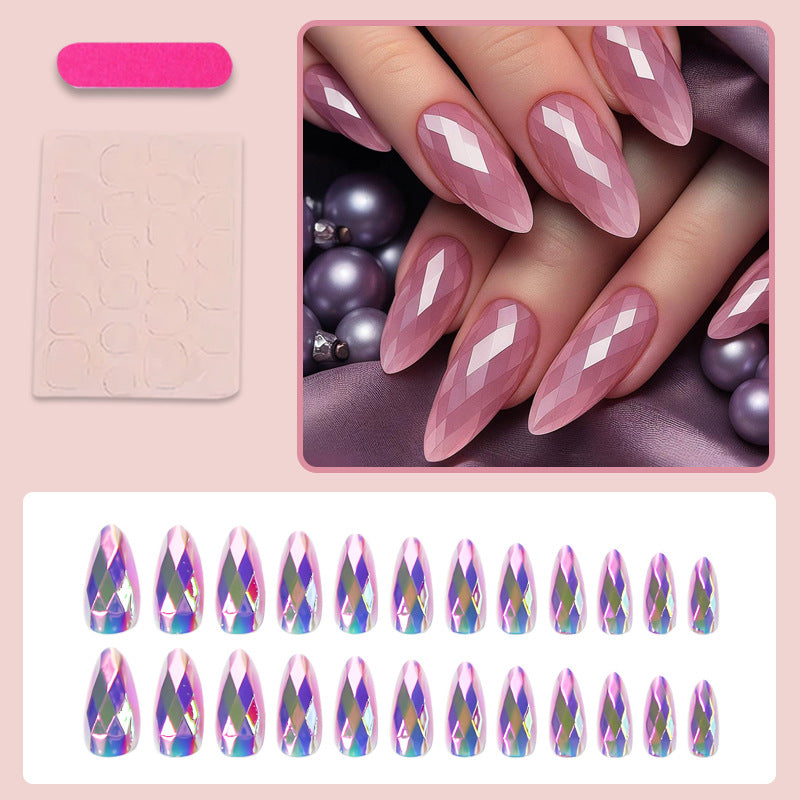 Künstliche Fingernägel mit facettiertem Design Brehn