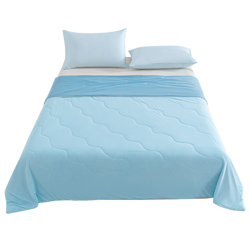 Unisex nan atmungsaktive Sommerdecke mit kühlender Mikrofaserfüllung und leichter Steppsteppung Brehn